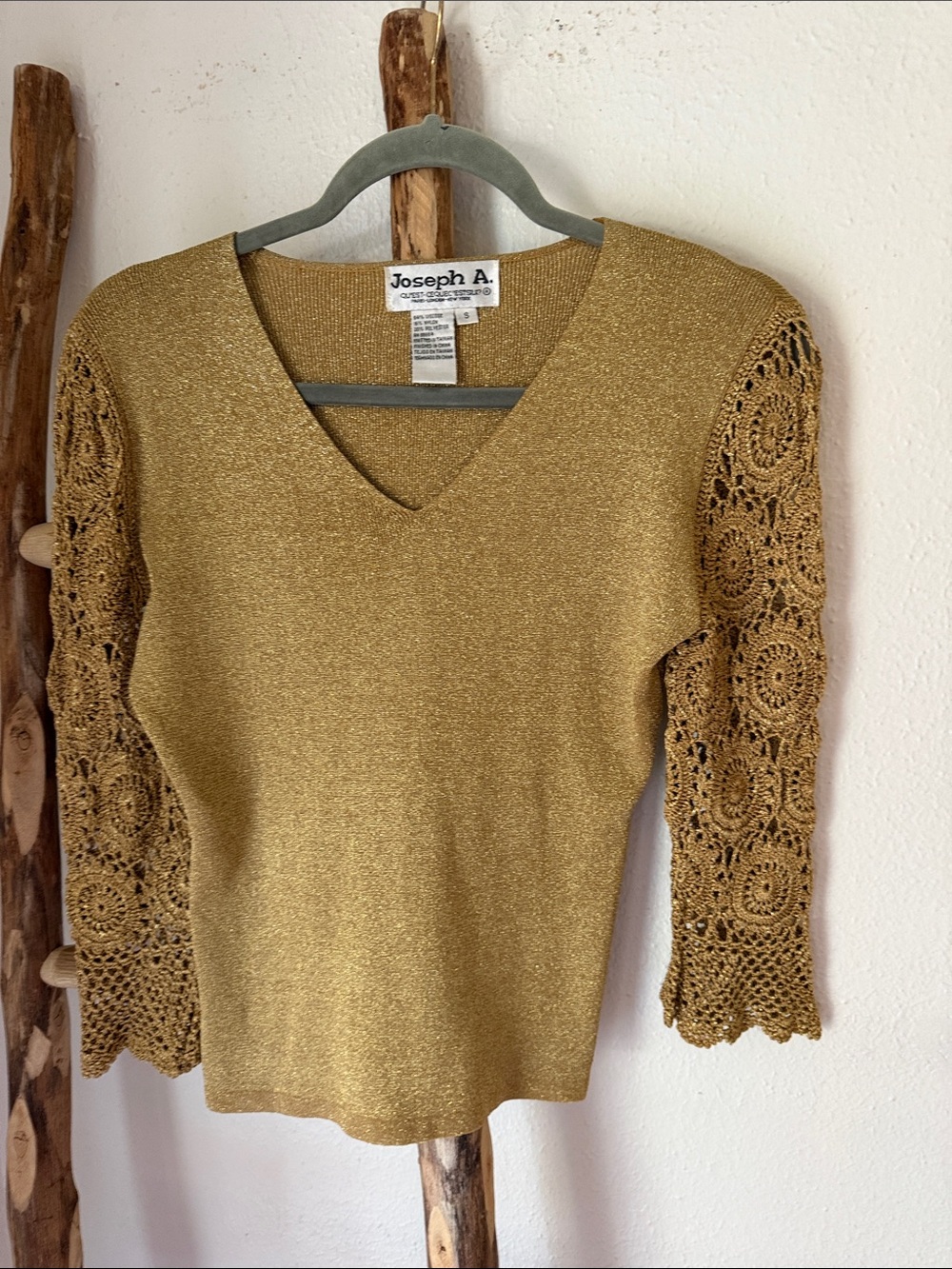 Joseph A Metallic Gold V-Neck Sweater with Crochet Lace 3/4 Sleeves Small